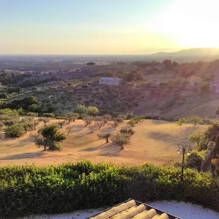 Elegant In Serre With Shared Pool And Views * Serre (Salerno)